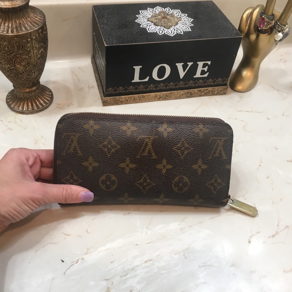 LV Zippy Organizer Wallet